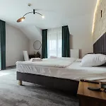 Lägenhetshotell Przystan Lesniow 3*