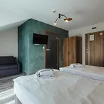 Aparthotel Przystan Lesniow Zarki
