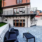Przystan Lesniow Aparthotel Zarki