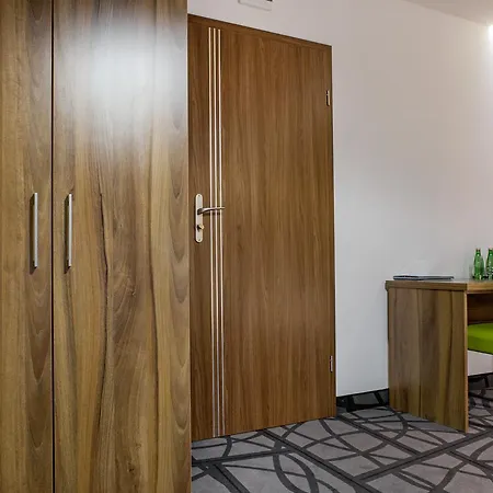 Aparthotel Przystan Lesniow 3*