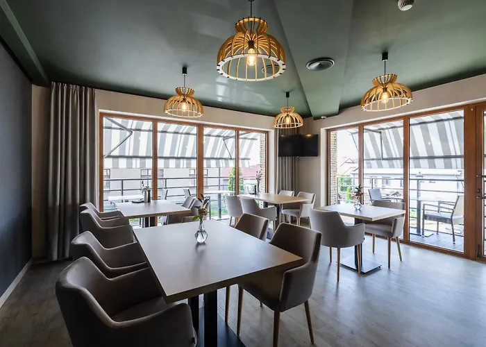 Przystan Lesniow 3* Zarki