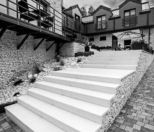 Przystan Lesniow 3* Zarki