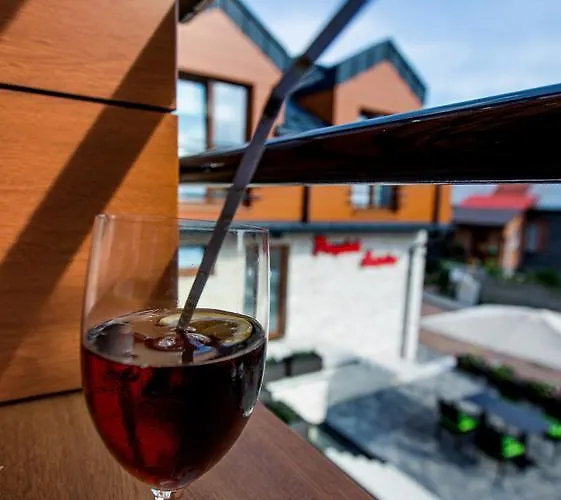 Przystan Lesniow 3* Zarki